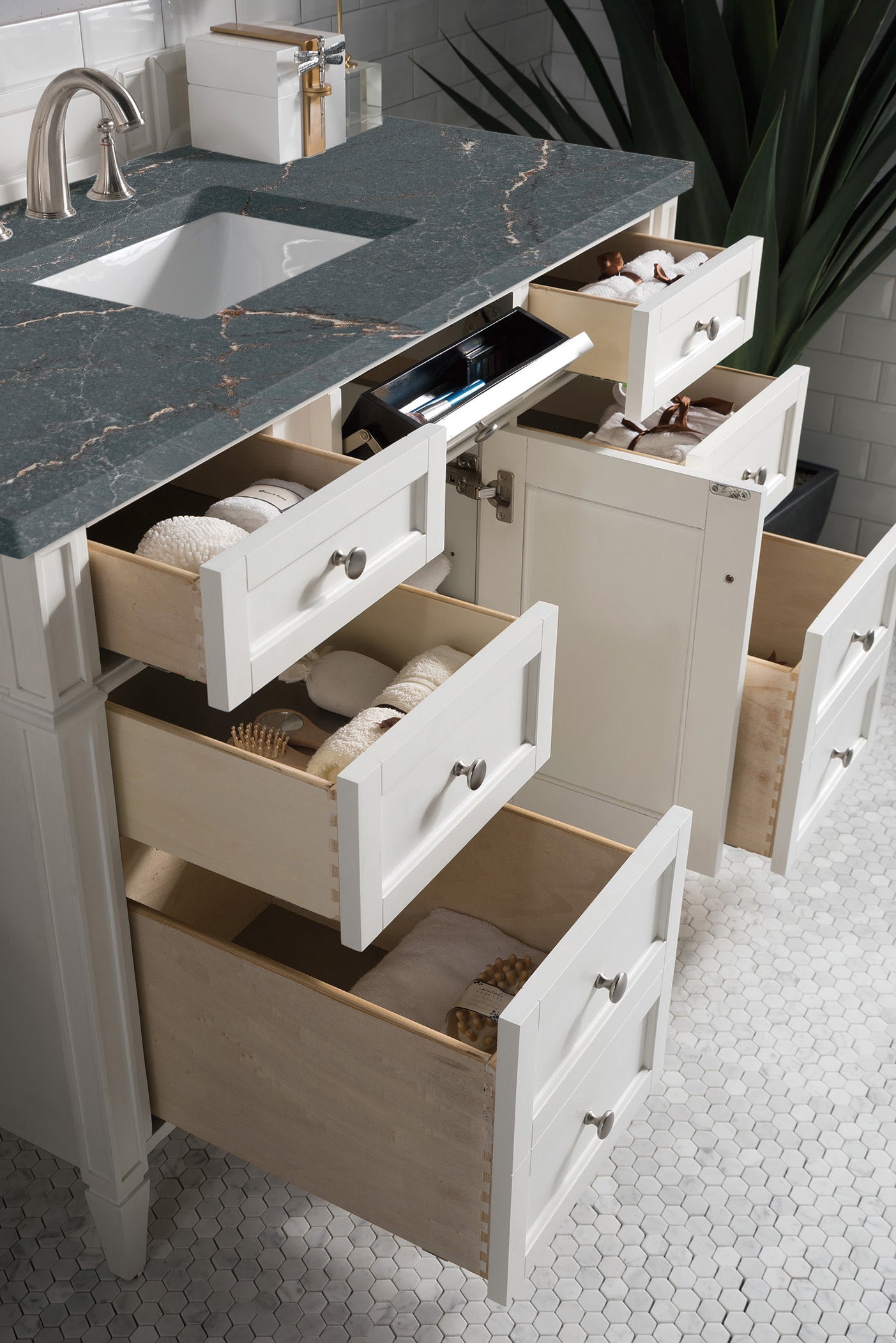 James Martin Brittany 48" Single Vanity with 3 CM Countertop & FreePower Wireless Charger