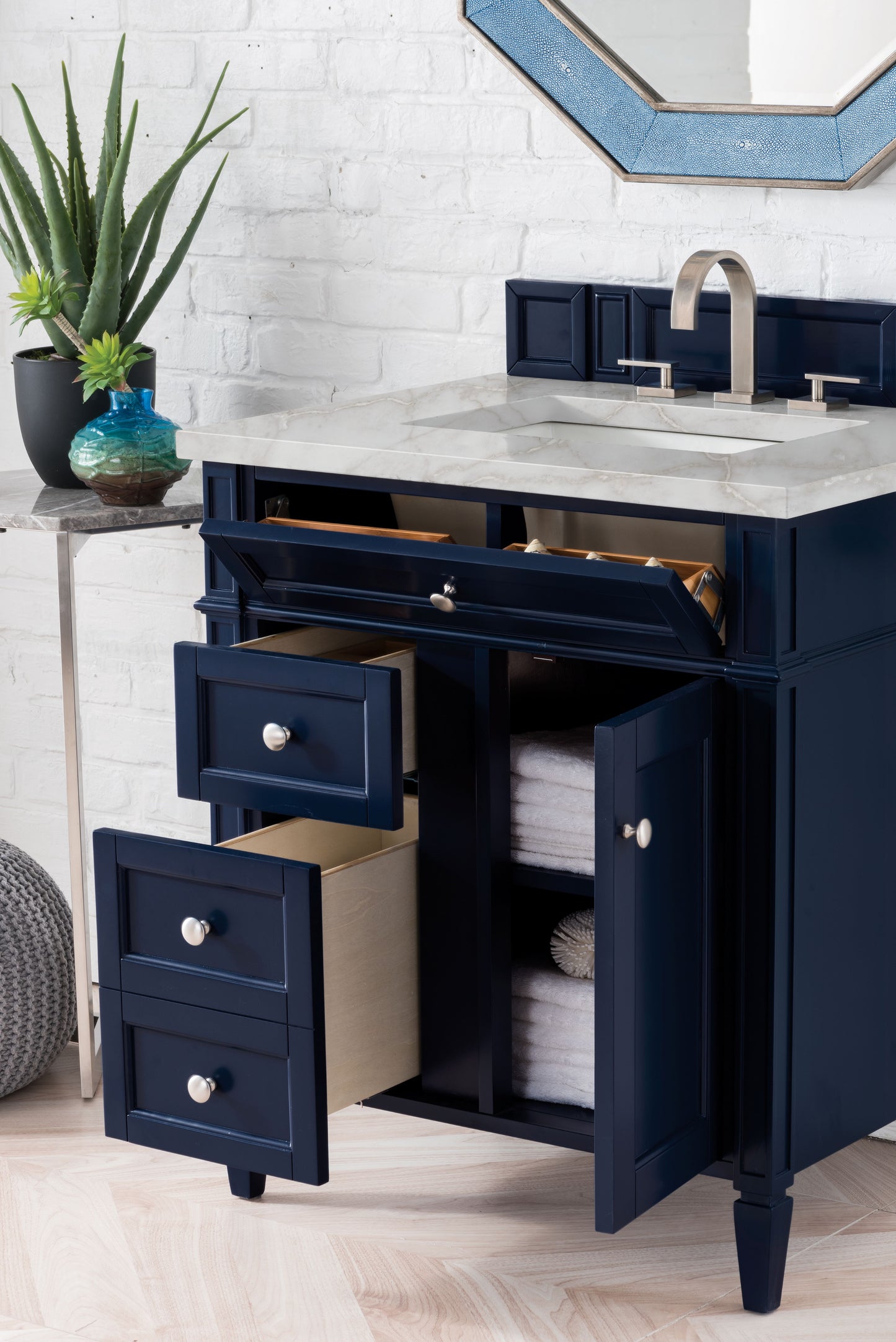 James Martin Brittany 30" Single Vanity with 3 CM Countertop
