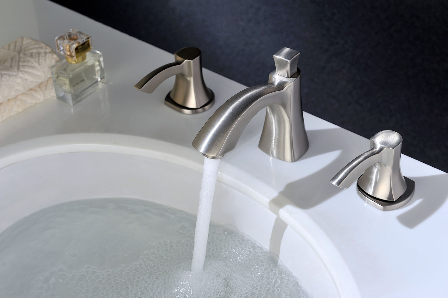 Sonata Series 8 in. Widespread 2-Handle Mid-Arc Bathroom Faucet - Luxe Bathroom Vanities