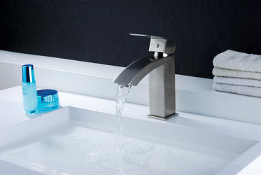 Revere Series Single Hole Single-Handle Low-Arc Bathroom Faucet in Brushed Nickel - Luxe Bathroom Vanities